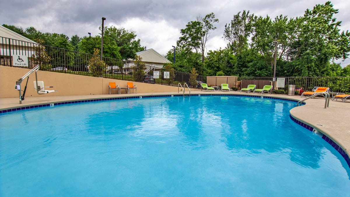 Holiday Inn Knoxville N - Merchant Drive by IHG — 3