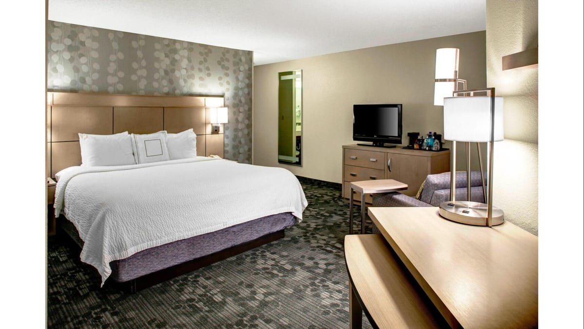 Courtyard by Marriott Columbus Downtown — 2