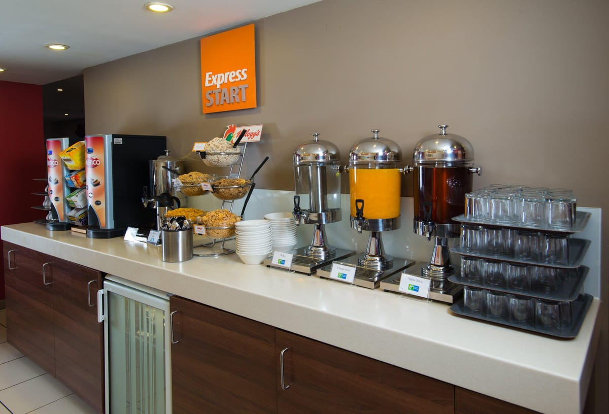 Holiday Inn Express Manchester - Salford Quays by IHG — 3