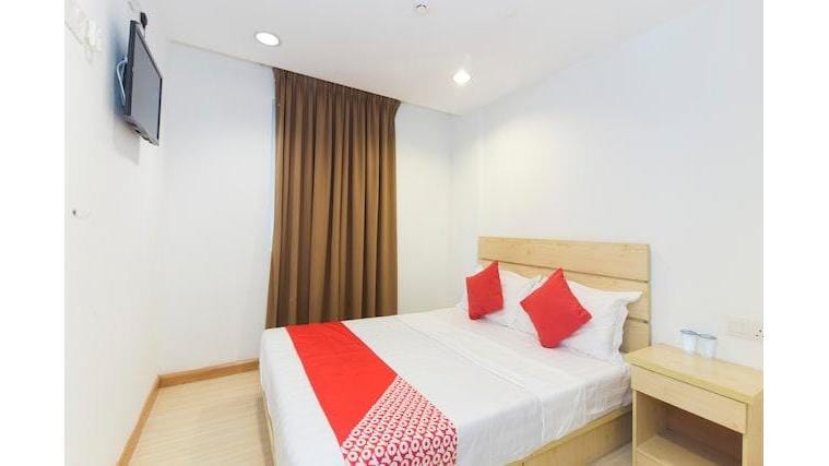 Super OYO 530 Dd Hotel — 2