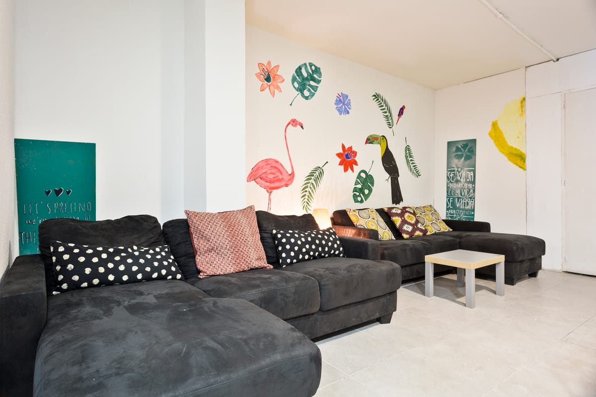 Casa Barceló Camp Nou Hostel