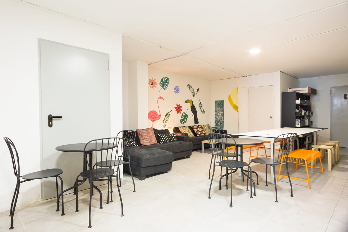 Casa Barceló Camp Nou Hostel — 2