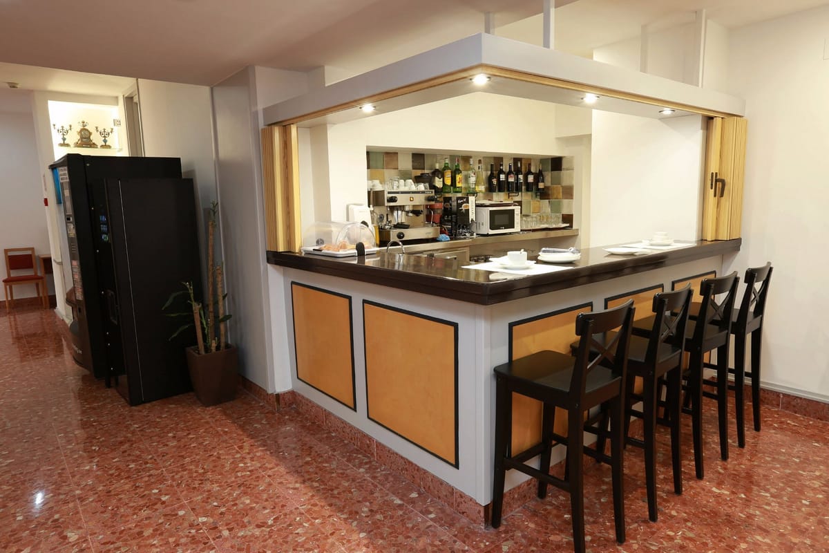 Hotel Alguer Camp Nou — 2