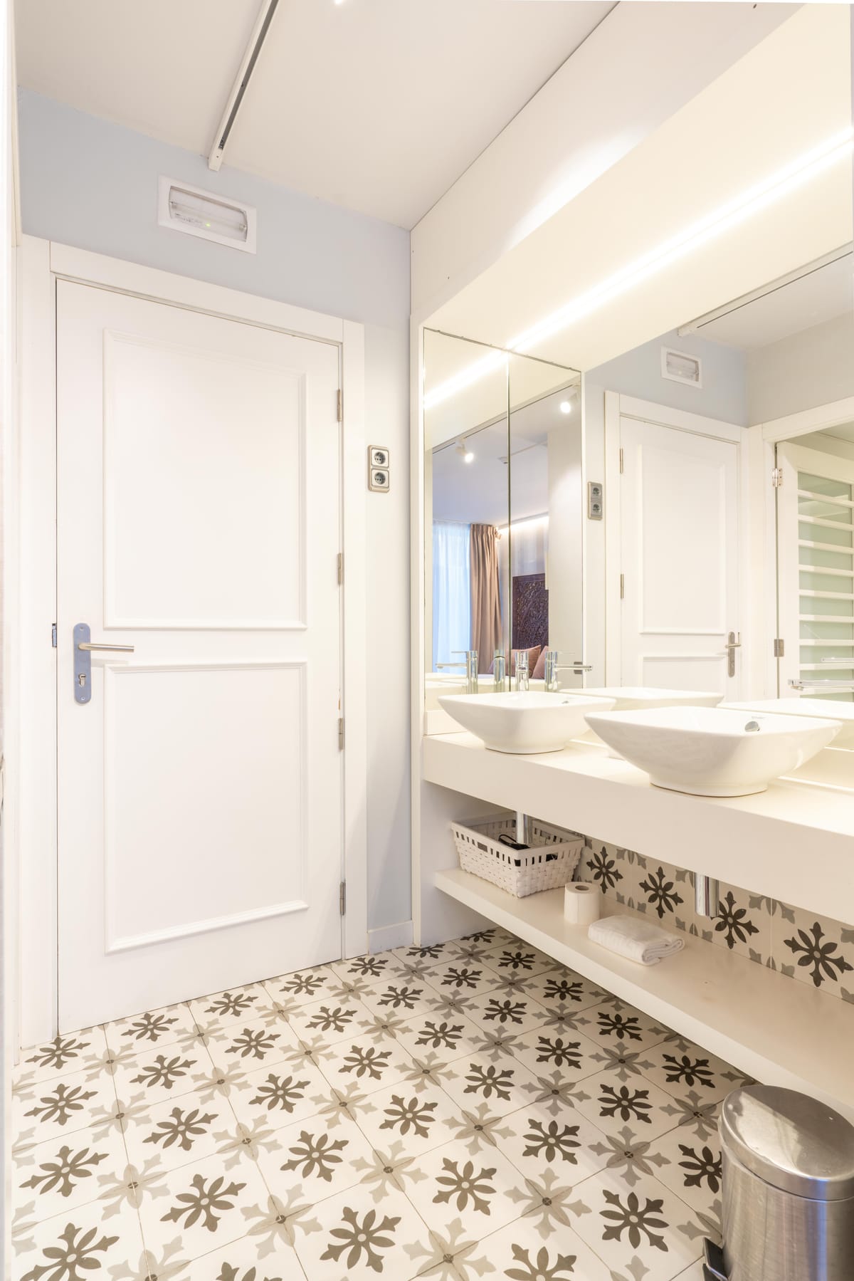 Serennia Fira Gran Via Exclusive Rooms — 3