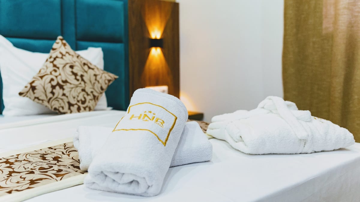 HOTEL HNR — 3
