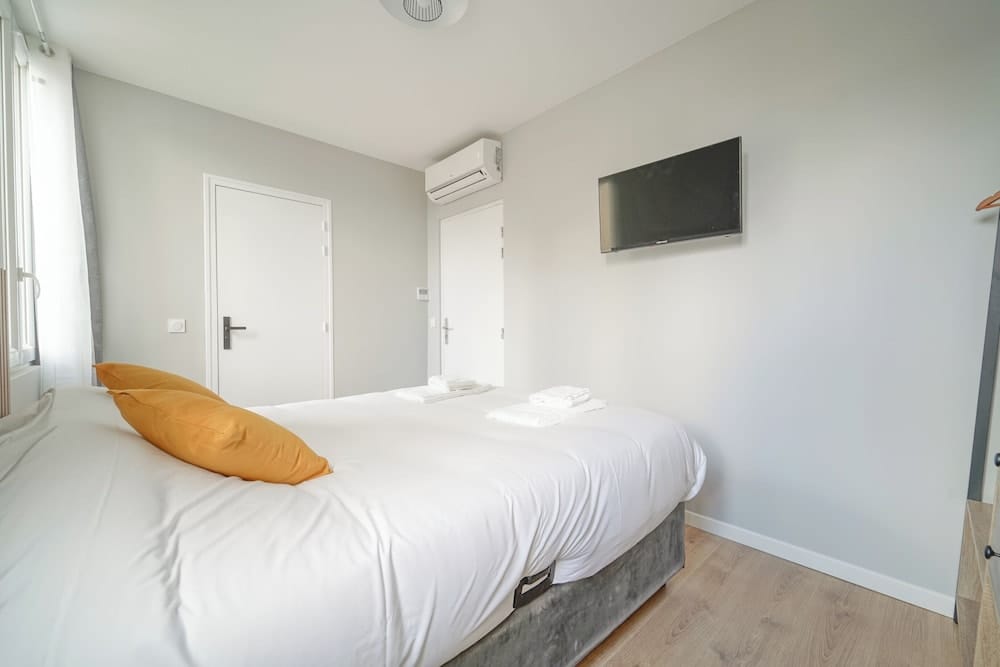 Hôtel Trianon Saint Ouen — 3