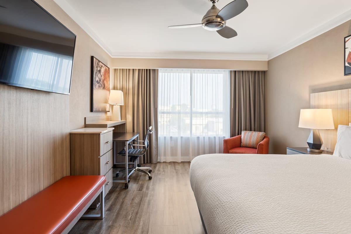 Holiday Inn Baton Rouge College Drive I-10 by IHG — 3