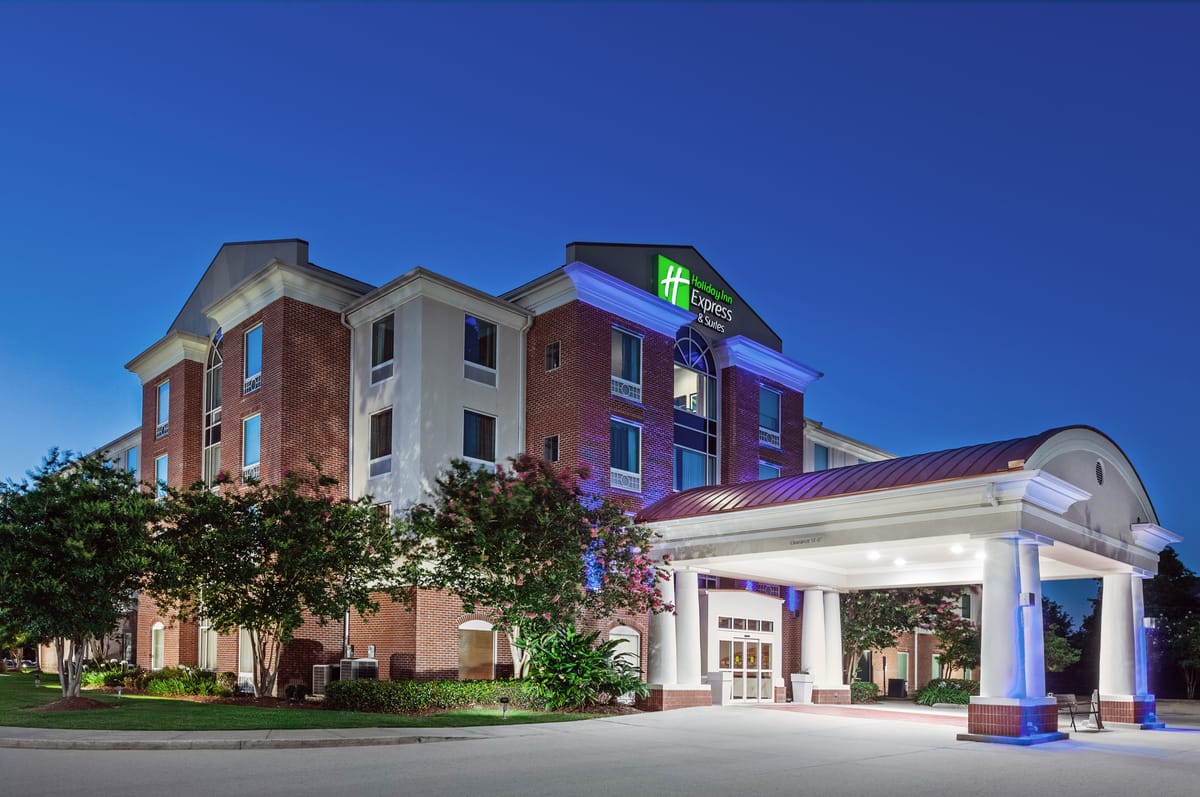Holiday Inn Express & Suites Baton Rouge East by IHG — 3