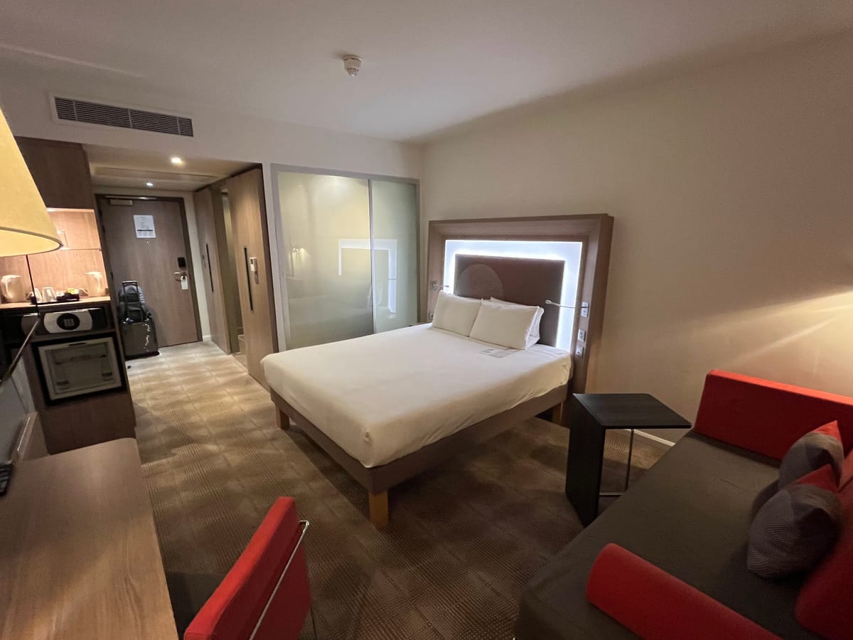 Novotel London Brentford — 3